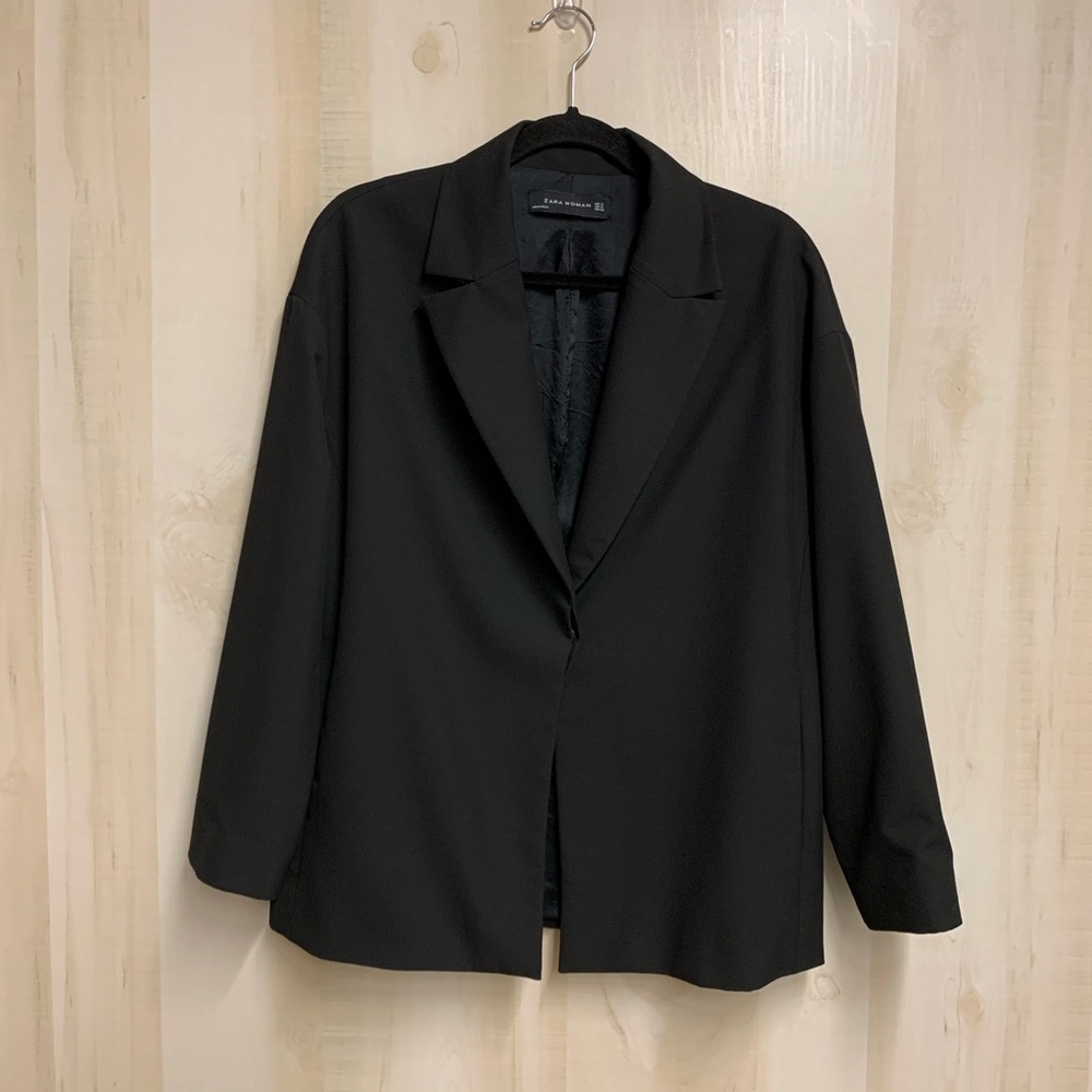 EUC Zara Women’s Tuxedo Blazer Size Medium